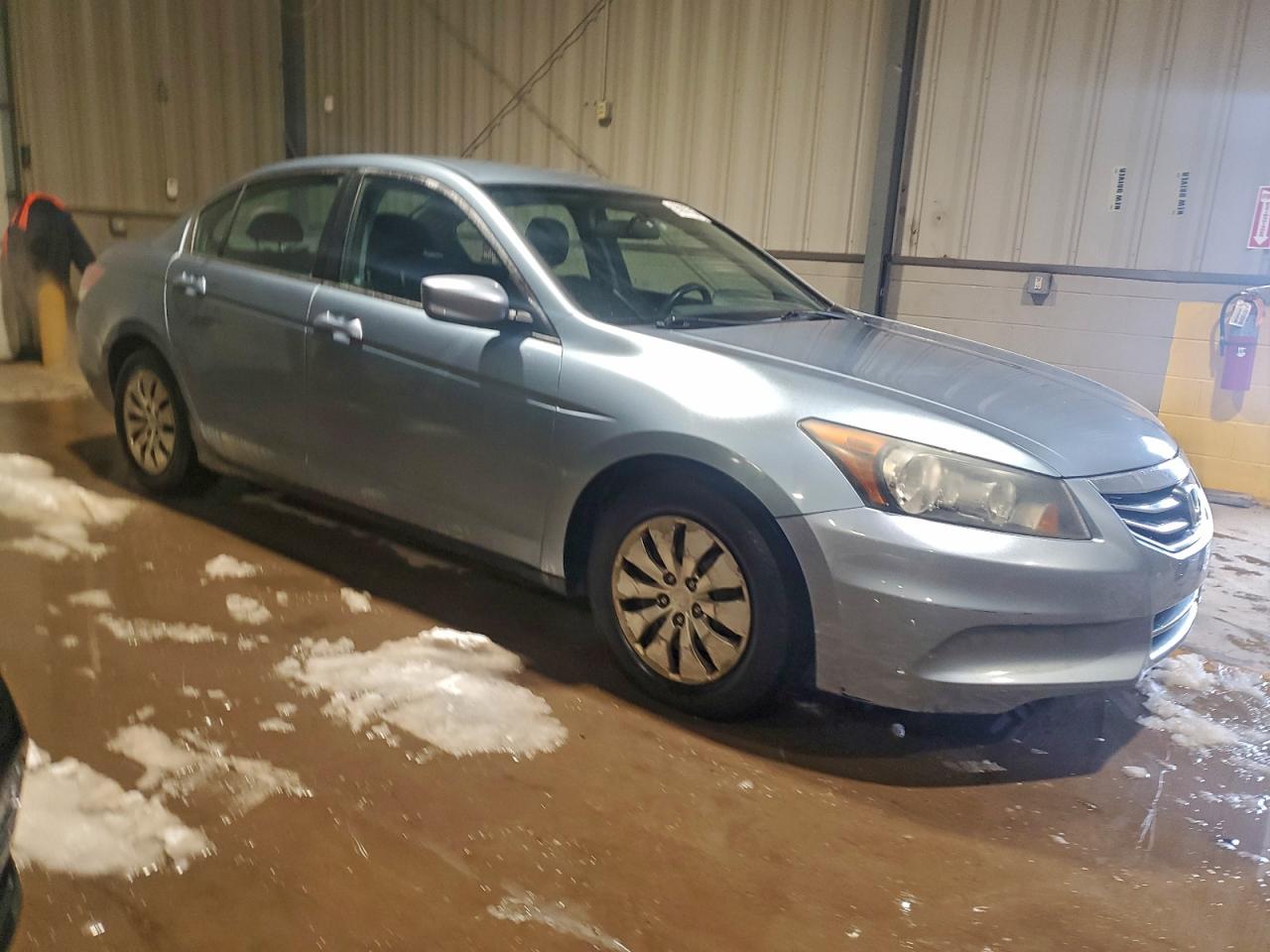 2011 HONDA ACCORD LX photo 7