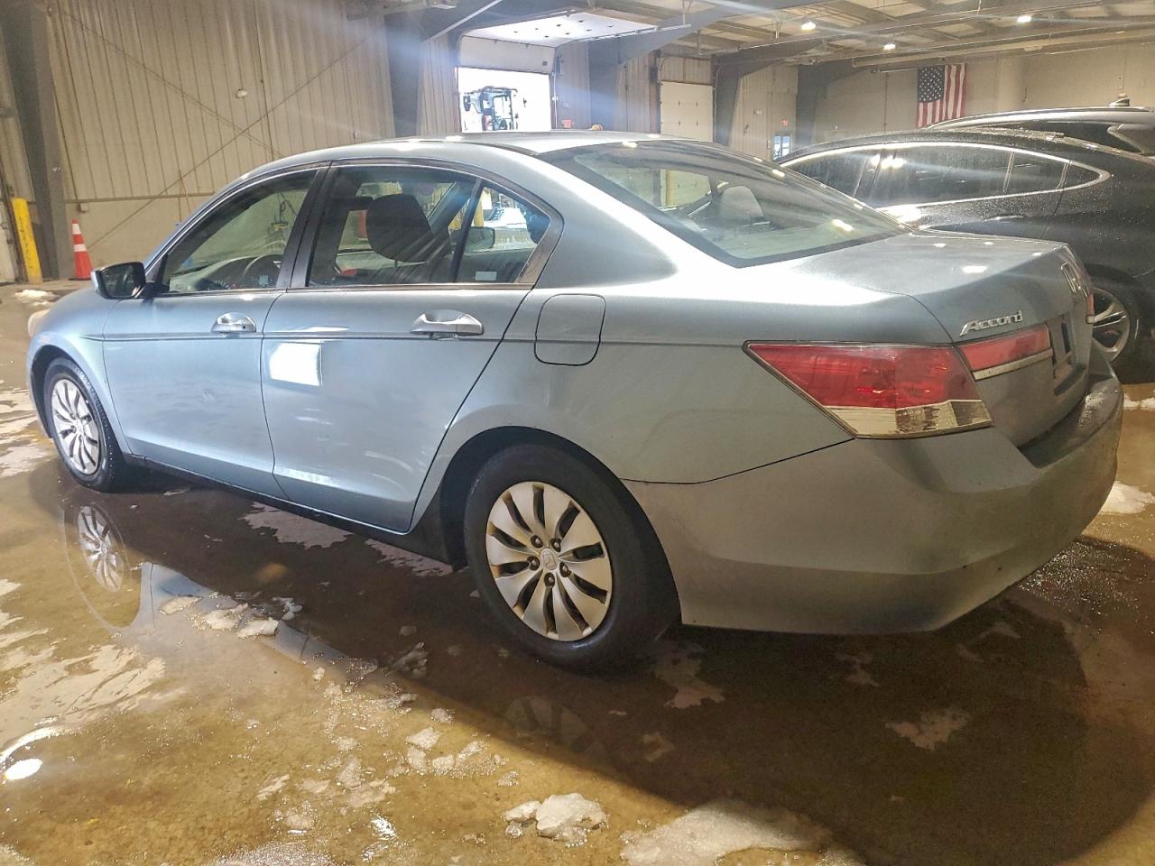 2011 HONDA ACCORD LX photo 3