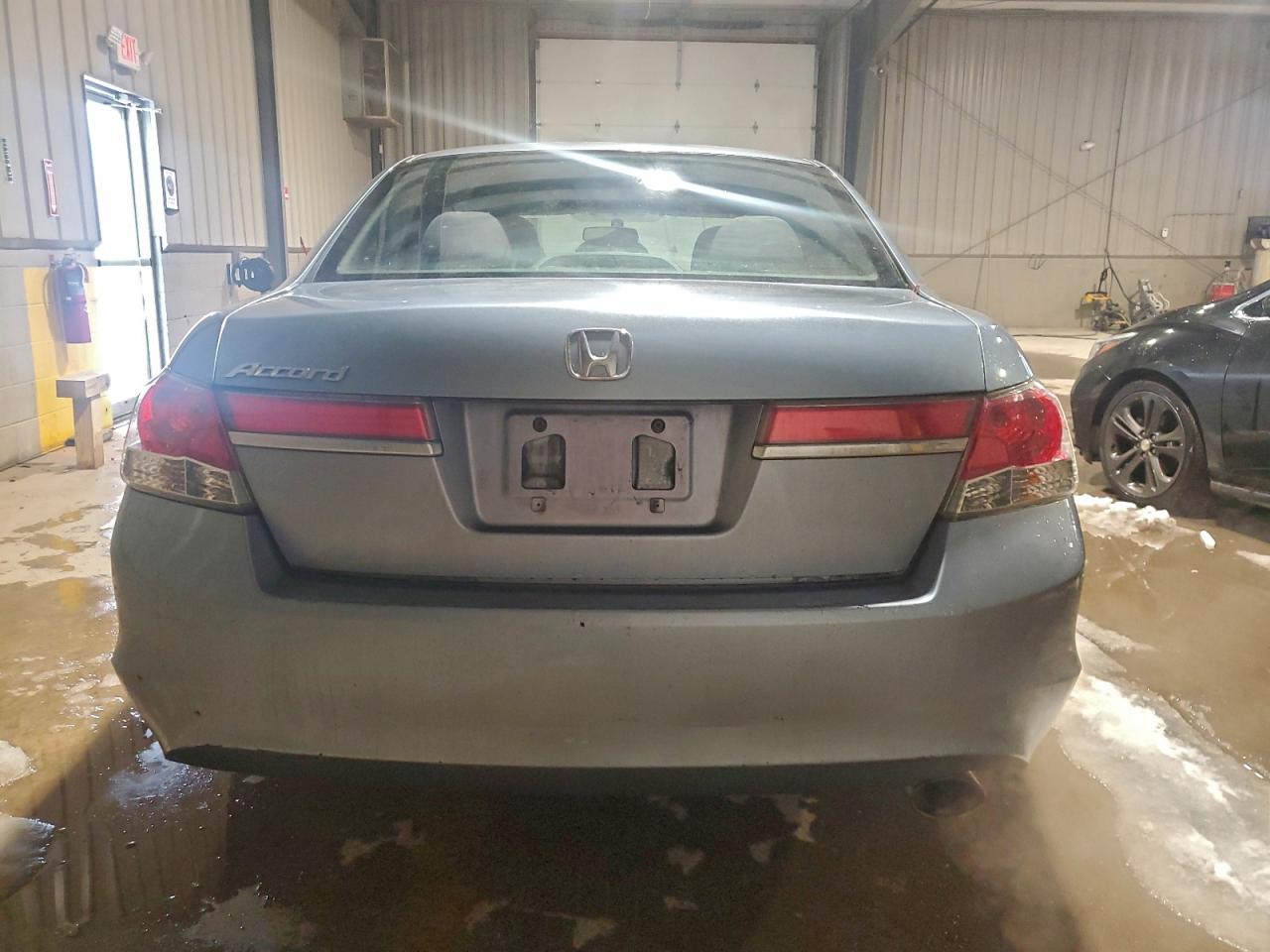 2011 HONDA ACCORD LX photo 11