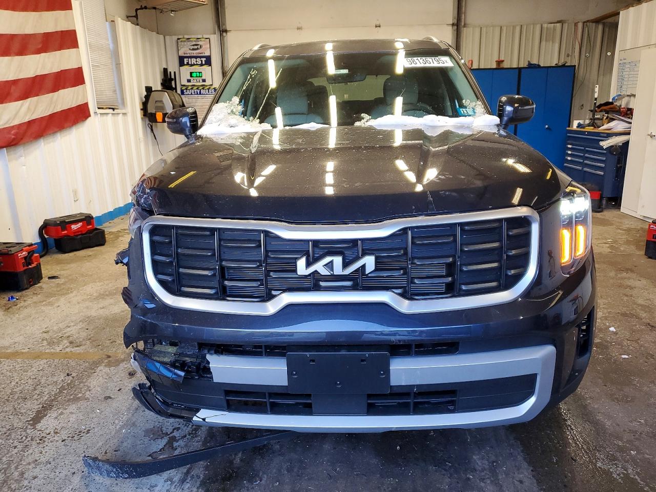 2025 KIA TELLURIDE S photo 5