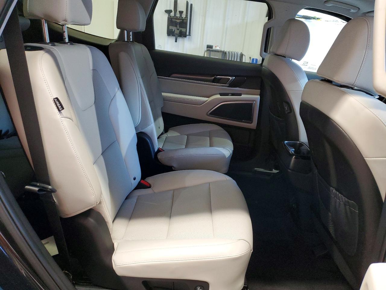 2025 KIA TELLURIDE S photo 11