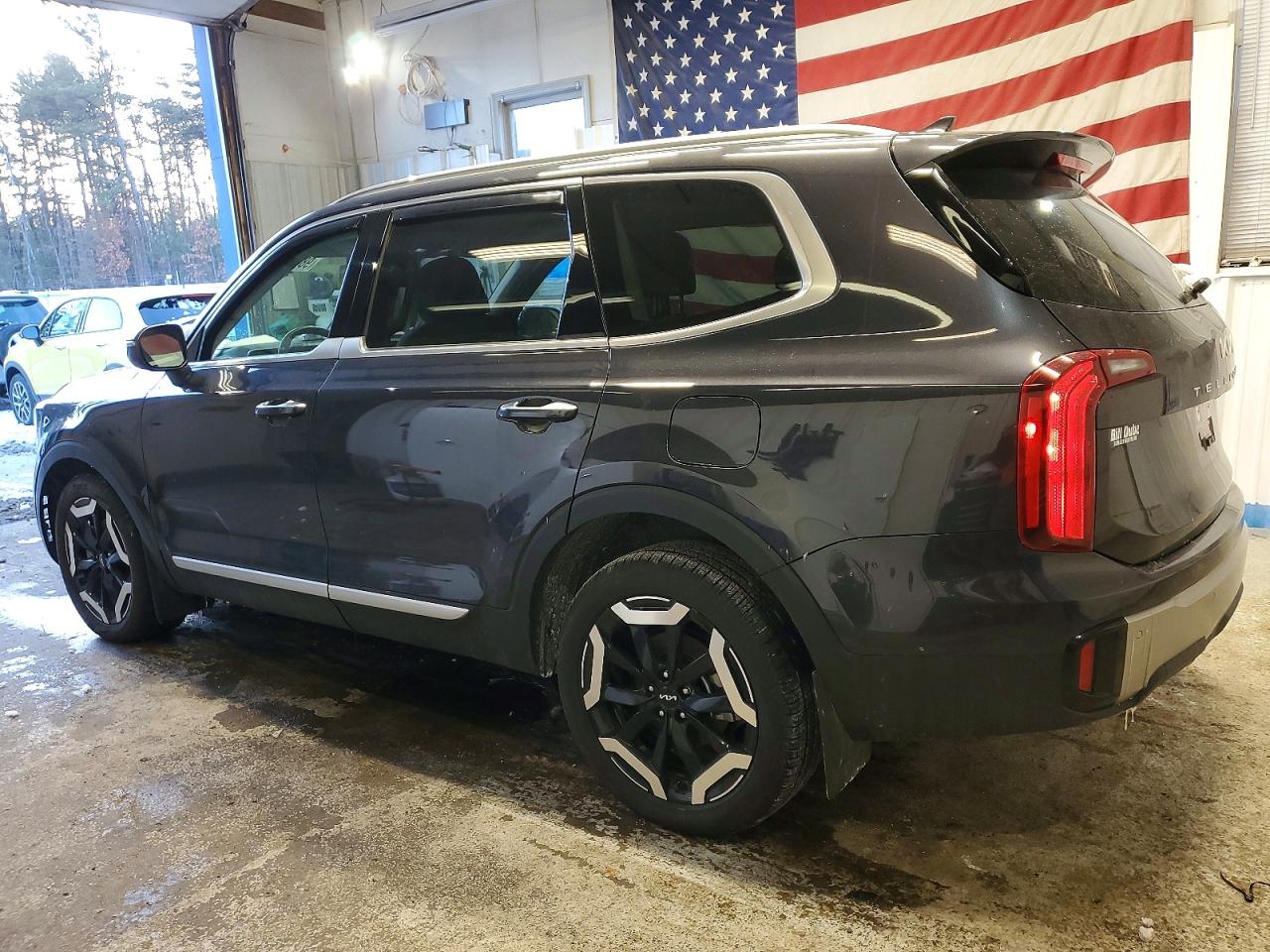 2025 KIA TELLURIDE S photo 2