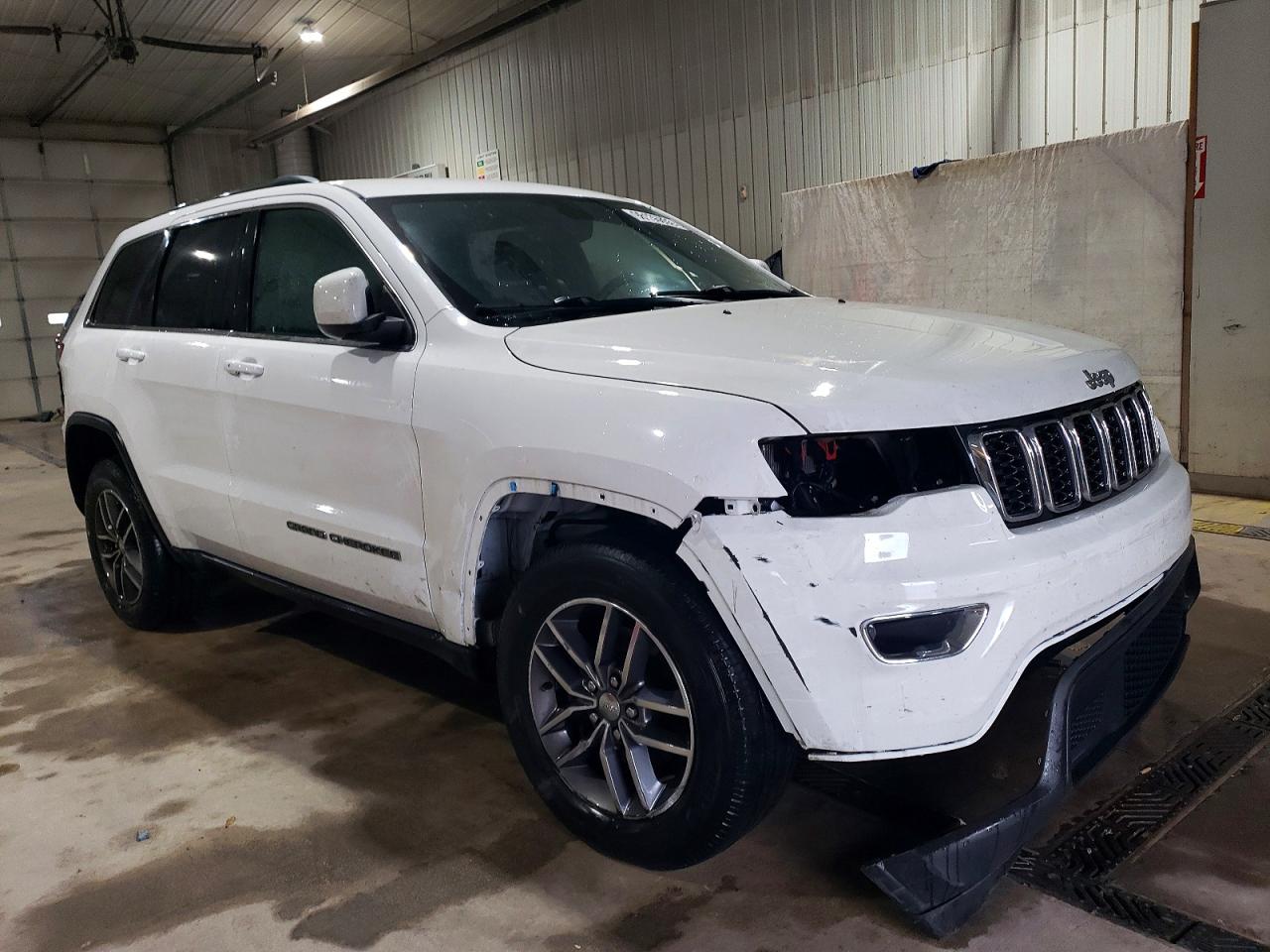 2018 JEEP GRAND CHEROKEE LAREDO photo 4
