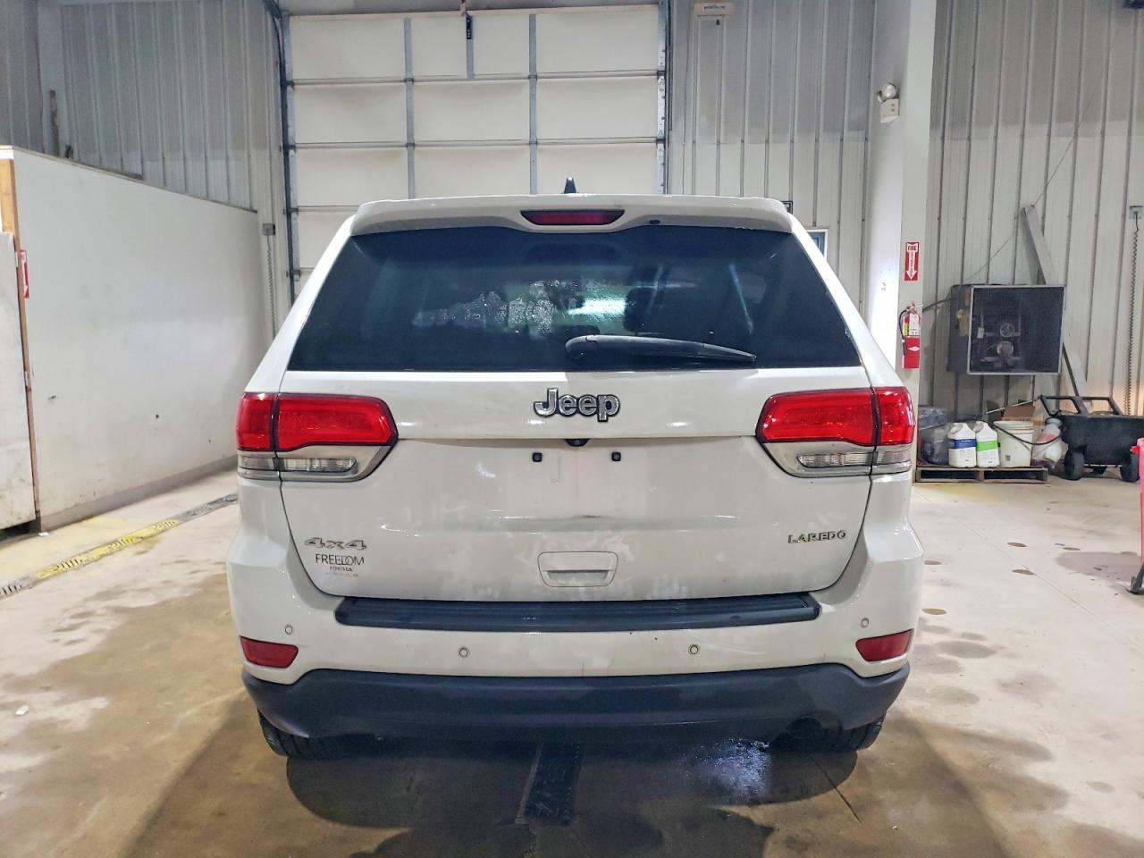2018 JEEP GRAND CHEROKEE LAREDO photo 6
