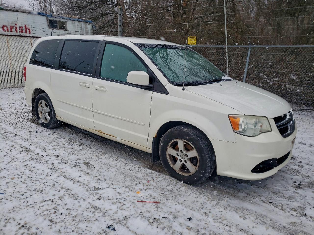 2011 DODGE GRAND CARAVAN MAINSTREET photo 4