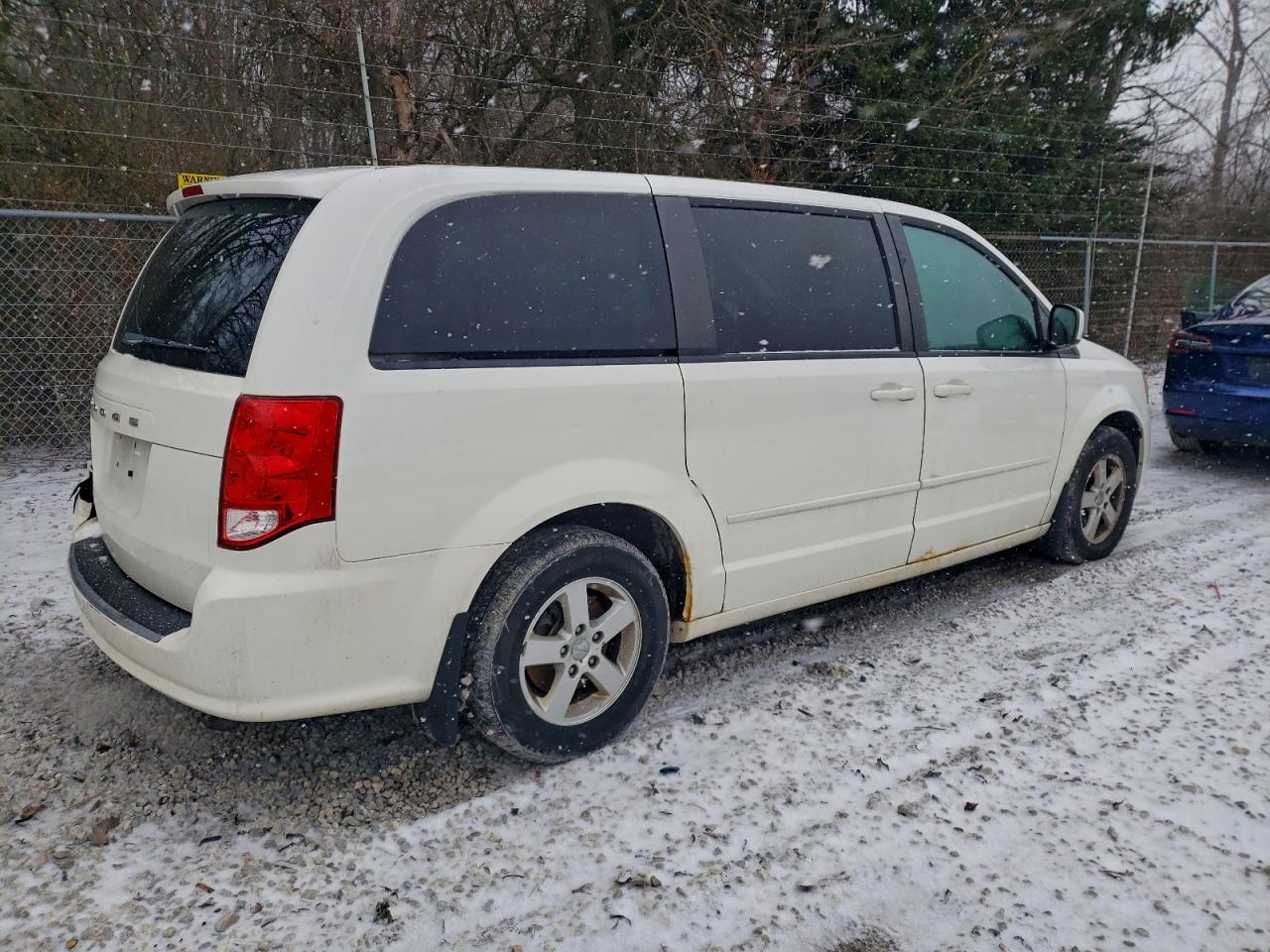 2011 DODGE GRAND CARAVAN MAINSTREET photo 3