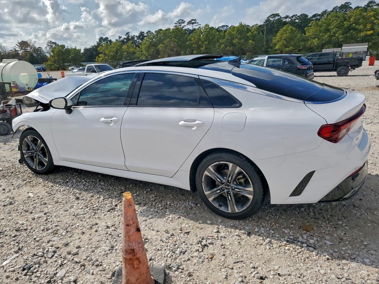 2023 KIA K5 EX photo 2