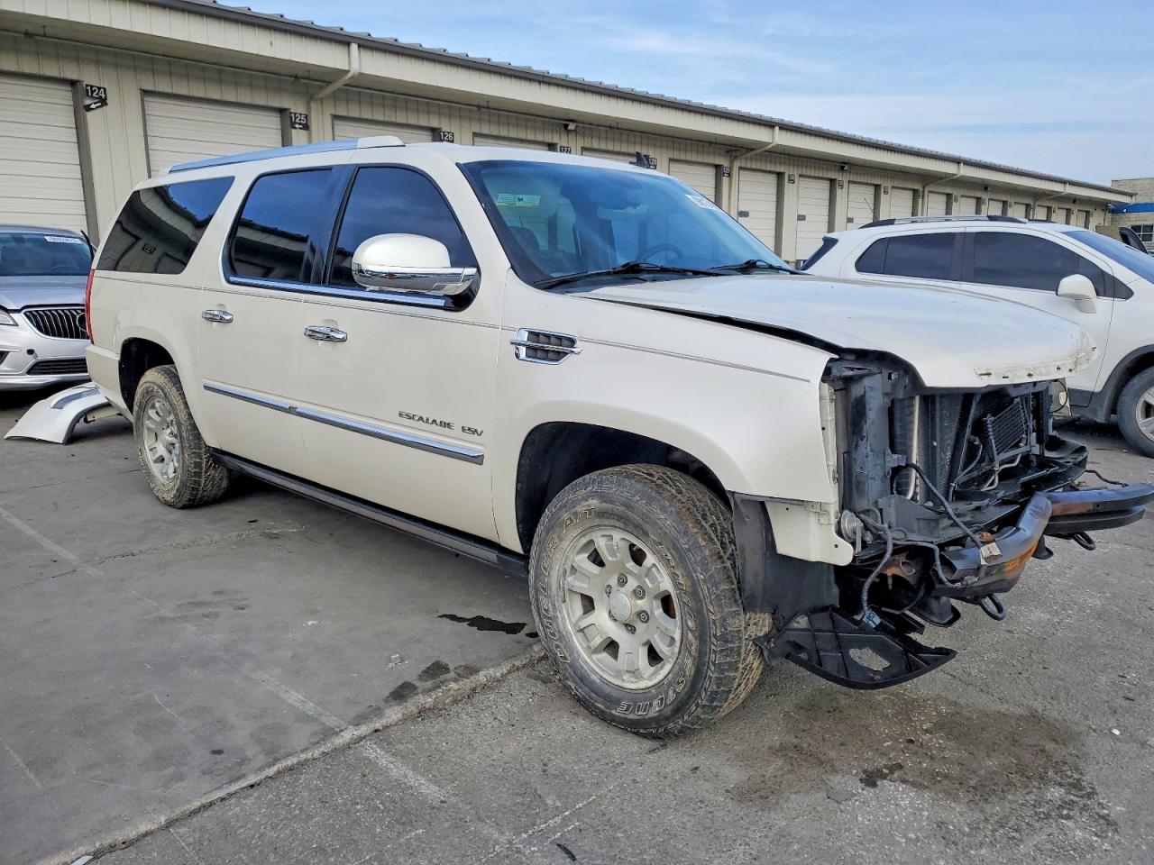 2011 CADILLAC ESCALADE ESV PREMIUM photo 4