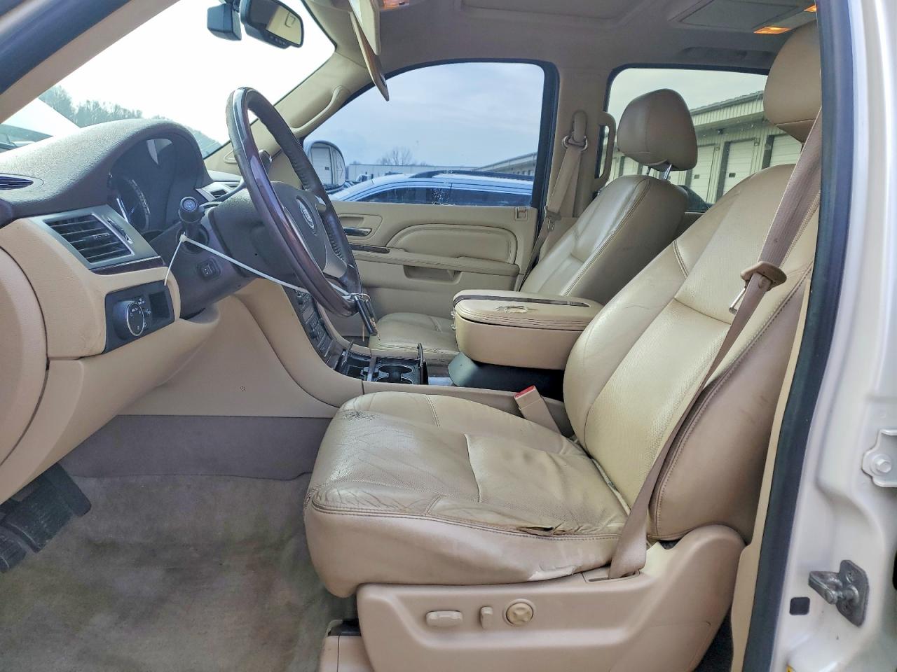 2011 CADILLAC ESCALADE ESV PREMIUM photo 7