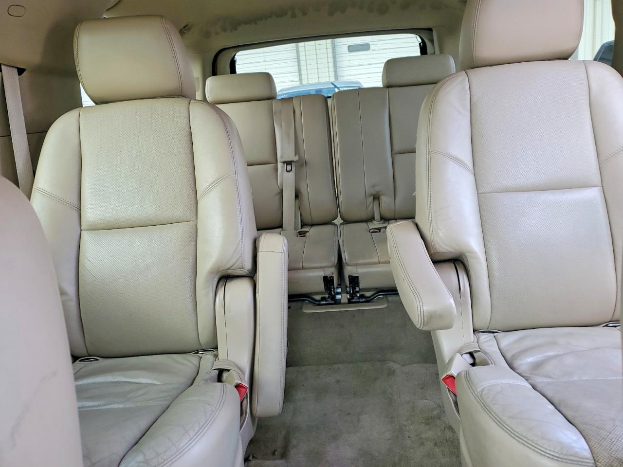 2011 CADILLAC ESCALADE ESV PREMIUM photo 10
