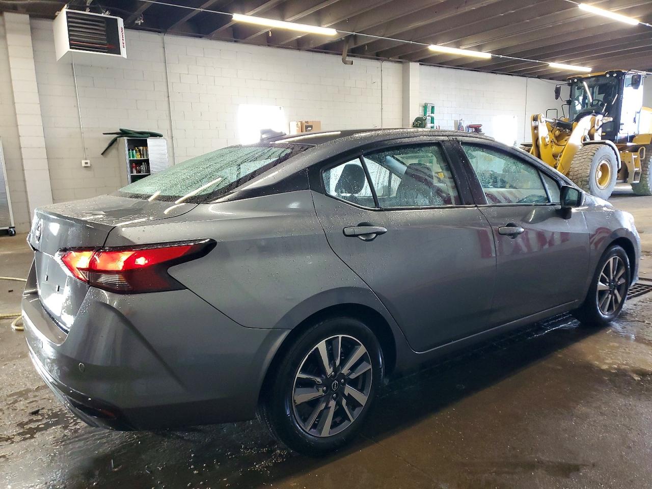 2025 NISSAN VERSA SV photo 3