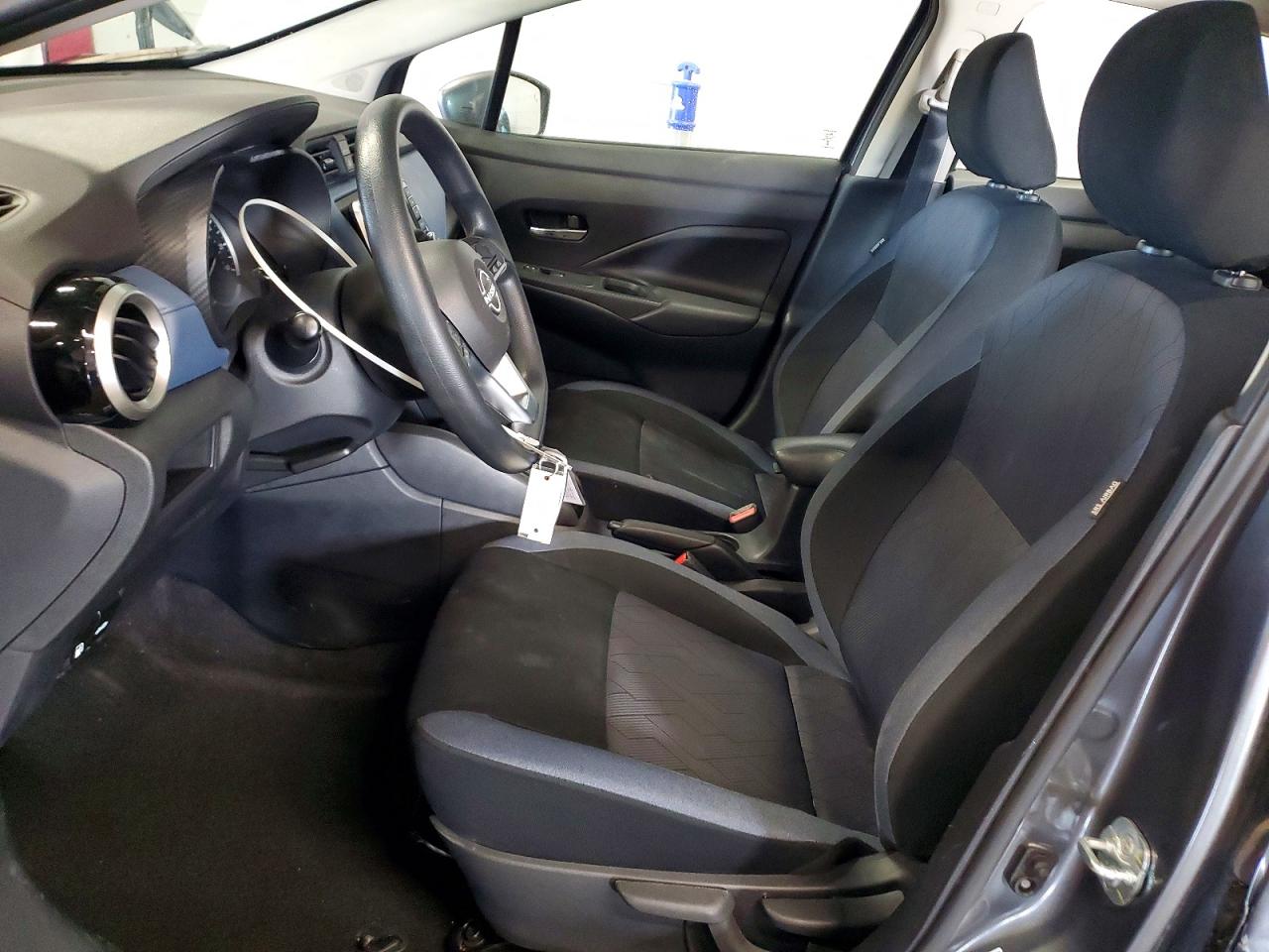 2025 NISSAN VERSA SV photo 7