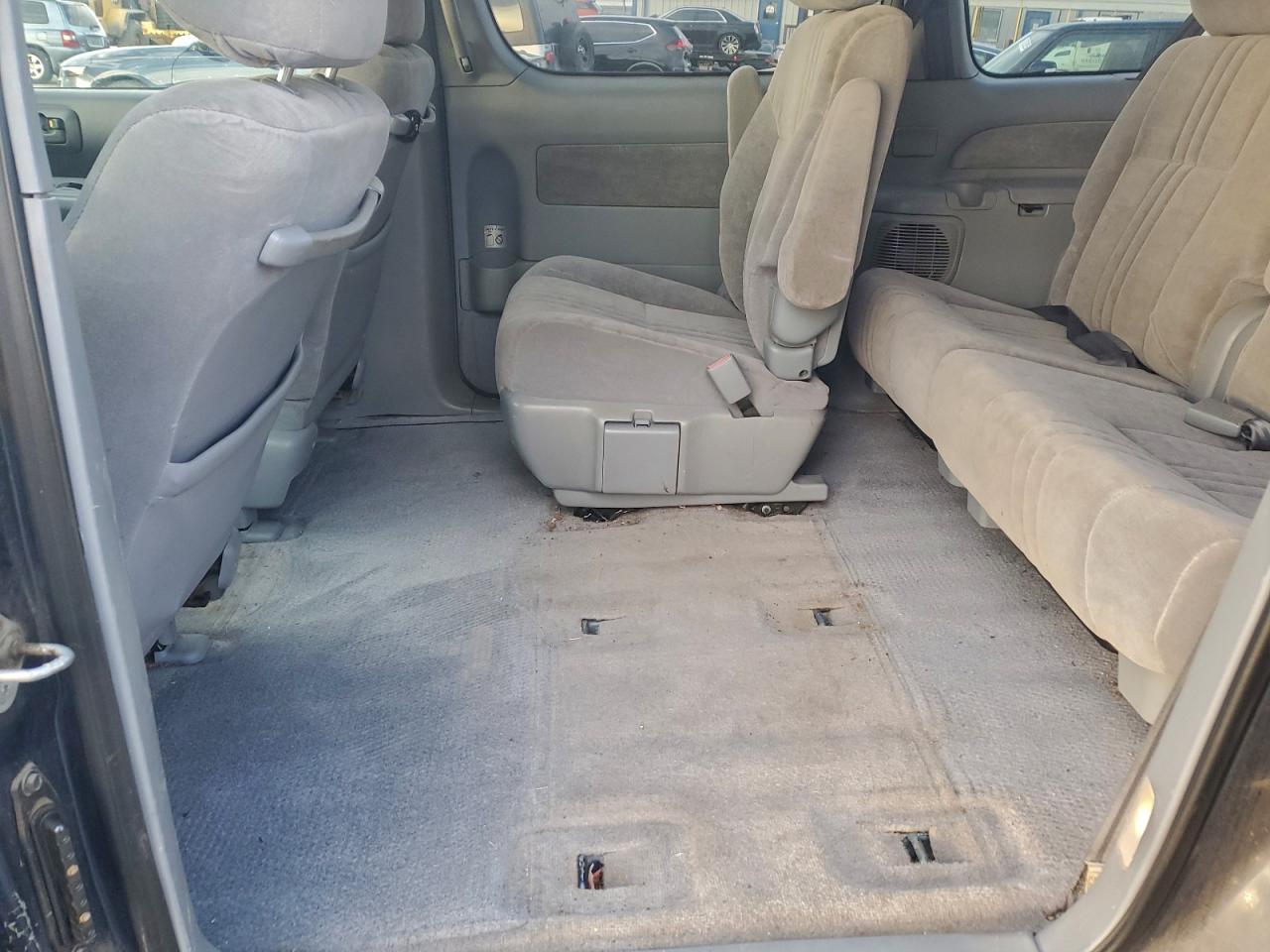 2002 TOYOTA SIENNA LE photo 21