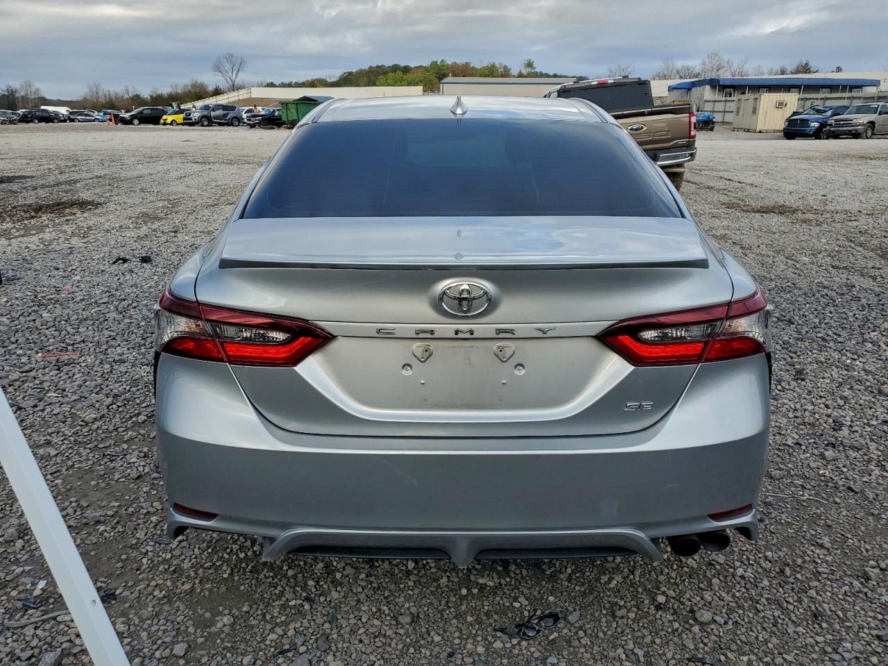 2021 TOYOTA CAMRY SE photo 6