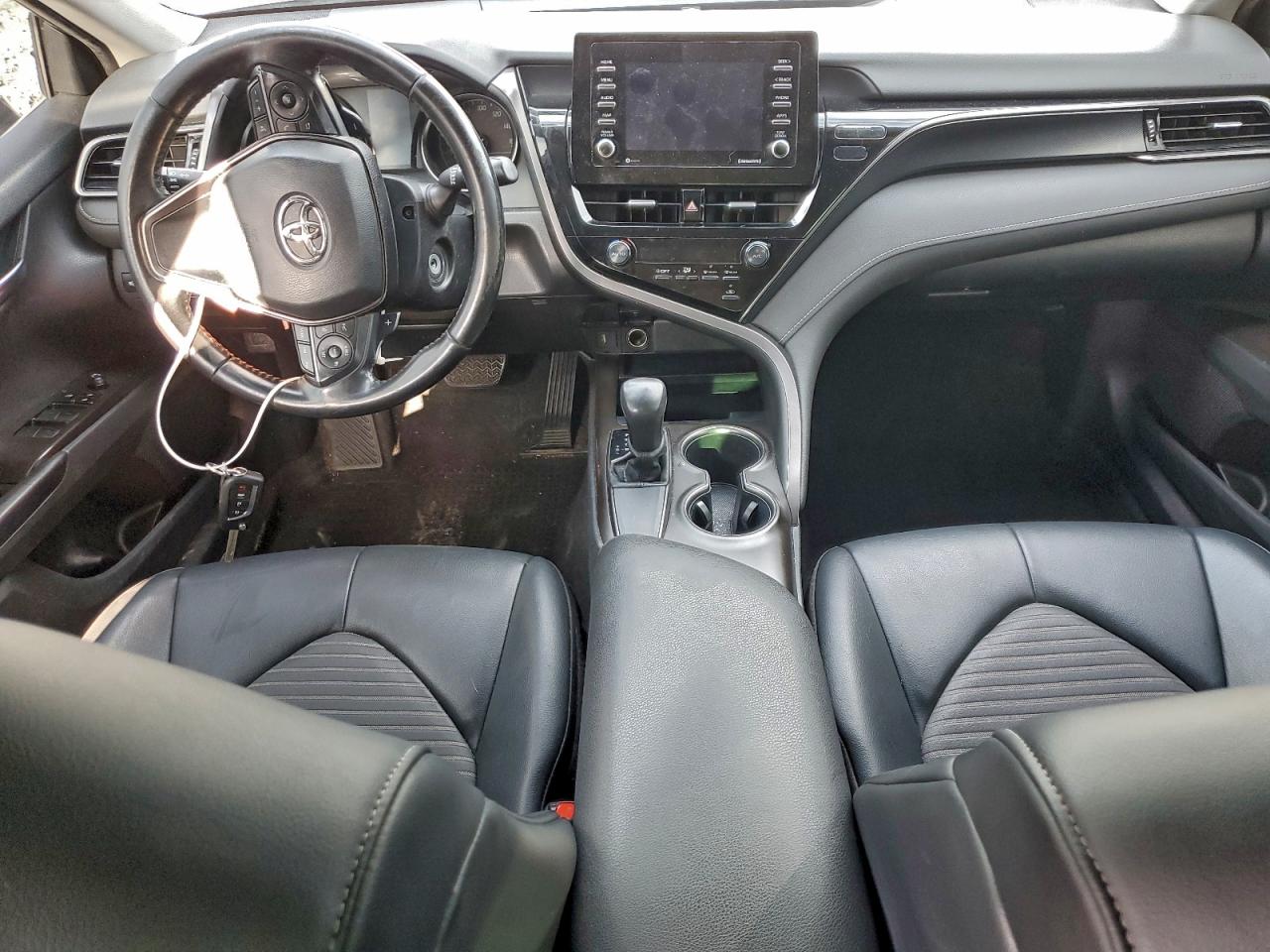 2021 TOYOTA CAMRY SE photo 8