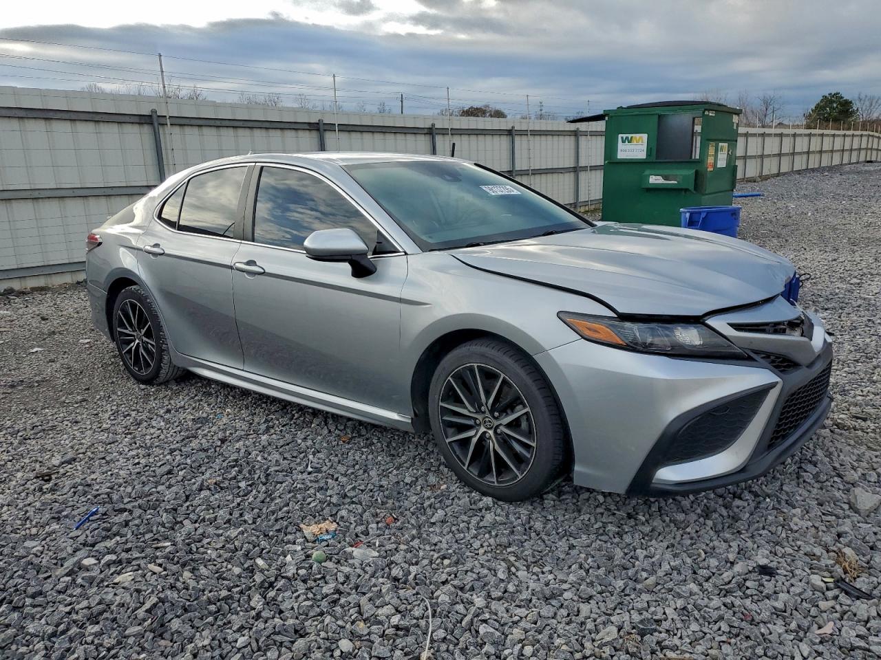 2021 TOYOTA CAMRY SE photo 4