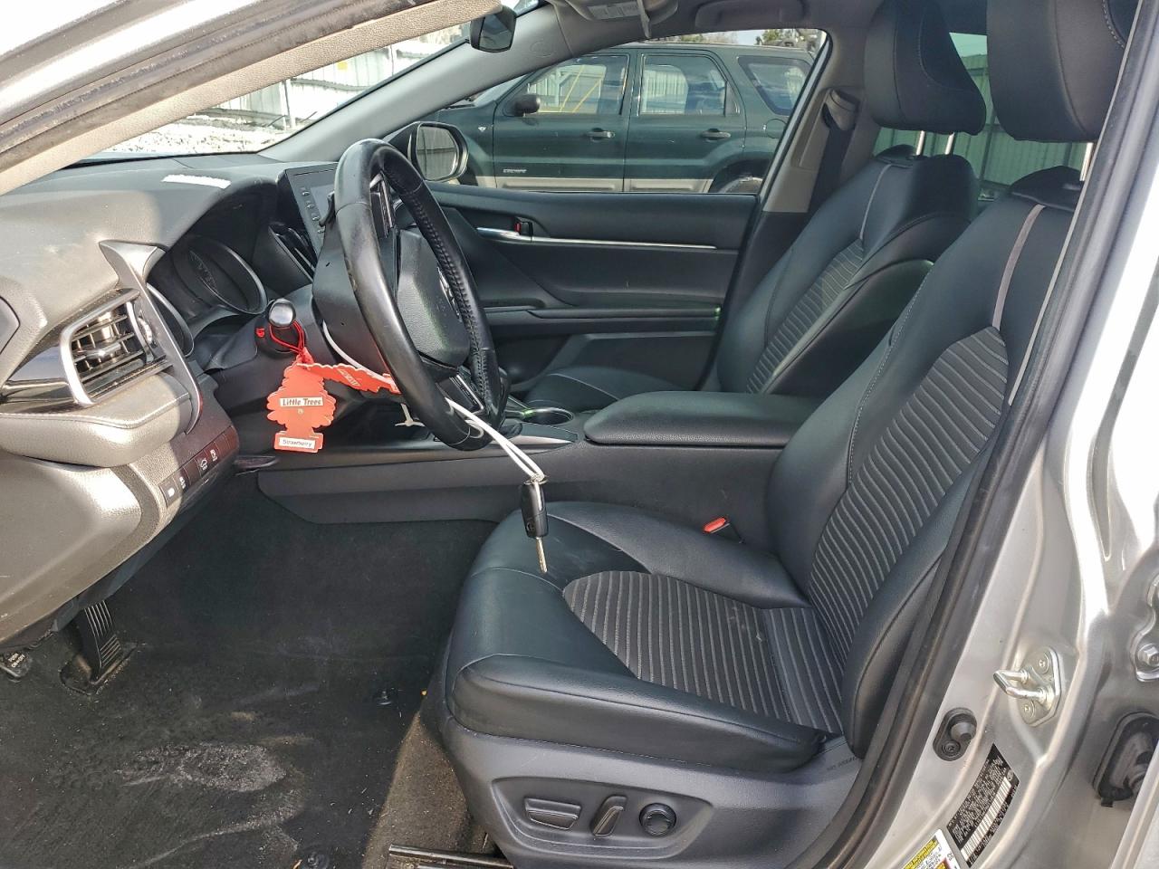 2021 TOYOTA CAMRY SE photo 7