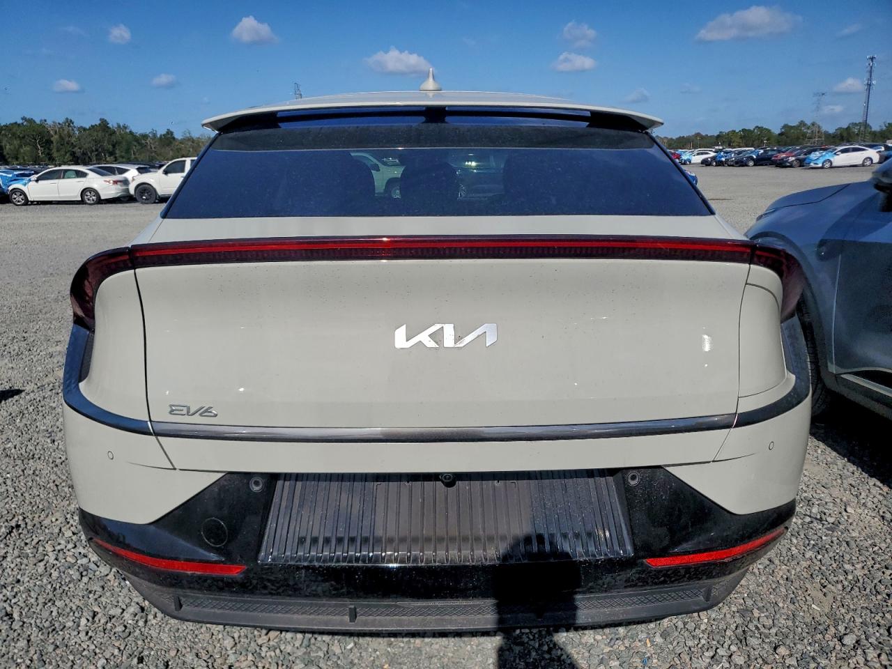 2024 KIA EV6 LIGHT photo 6