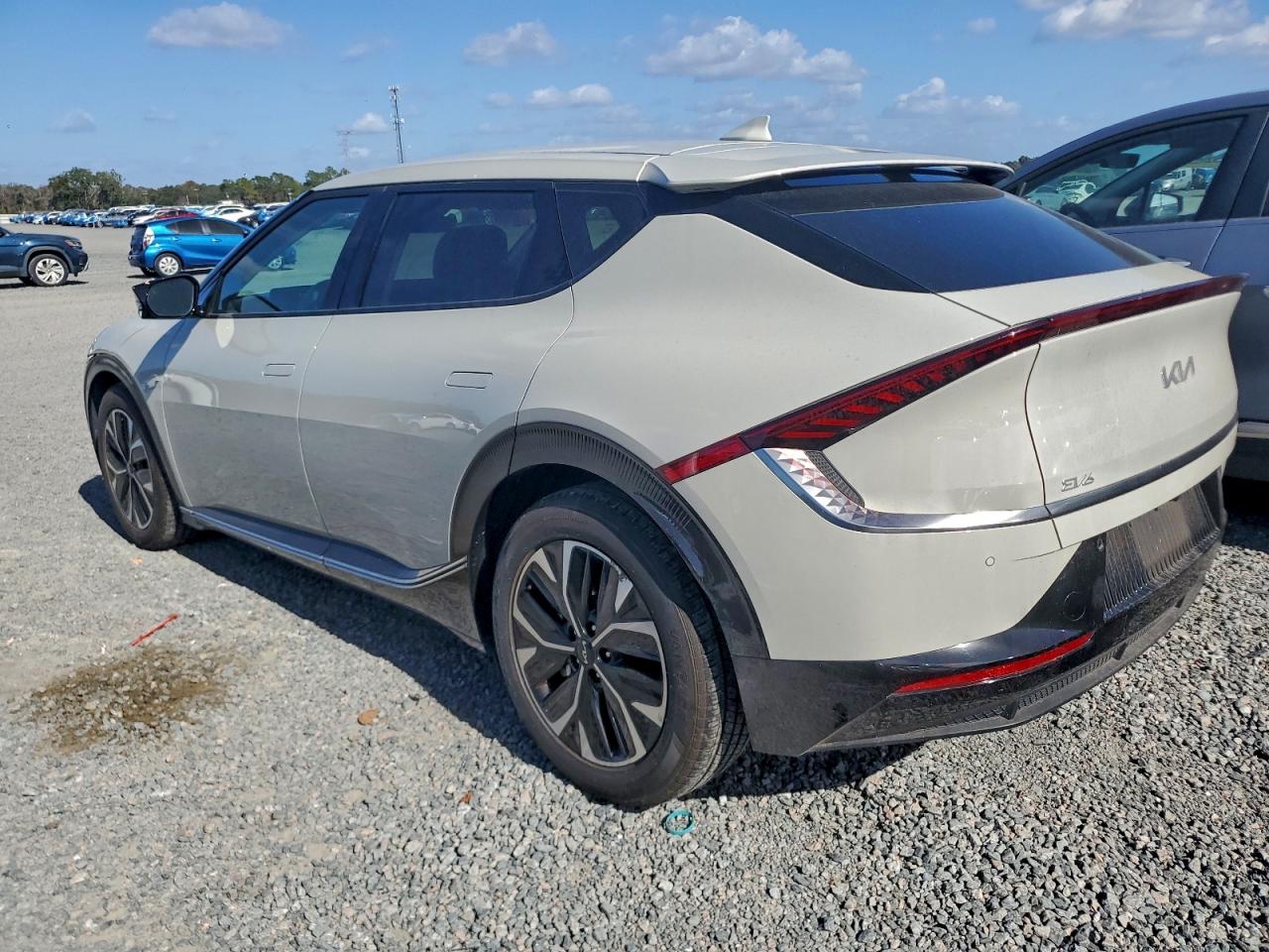 2024 KIA EV6 LIGHT photo 2