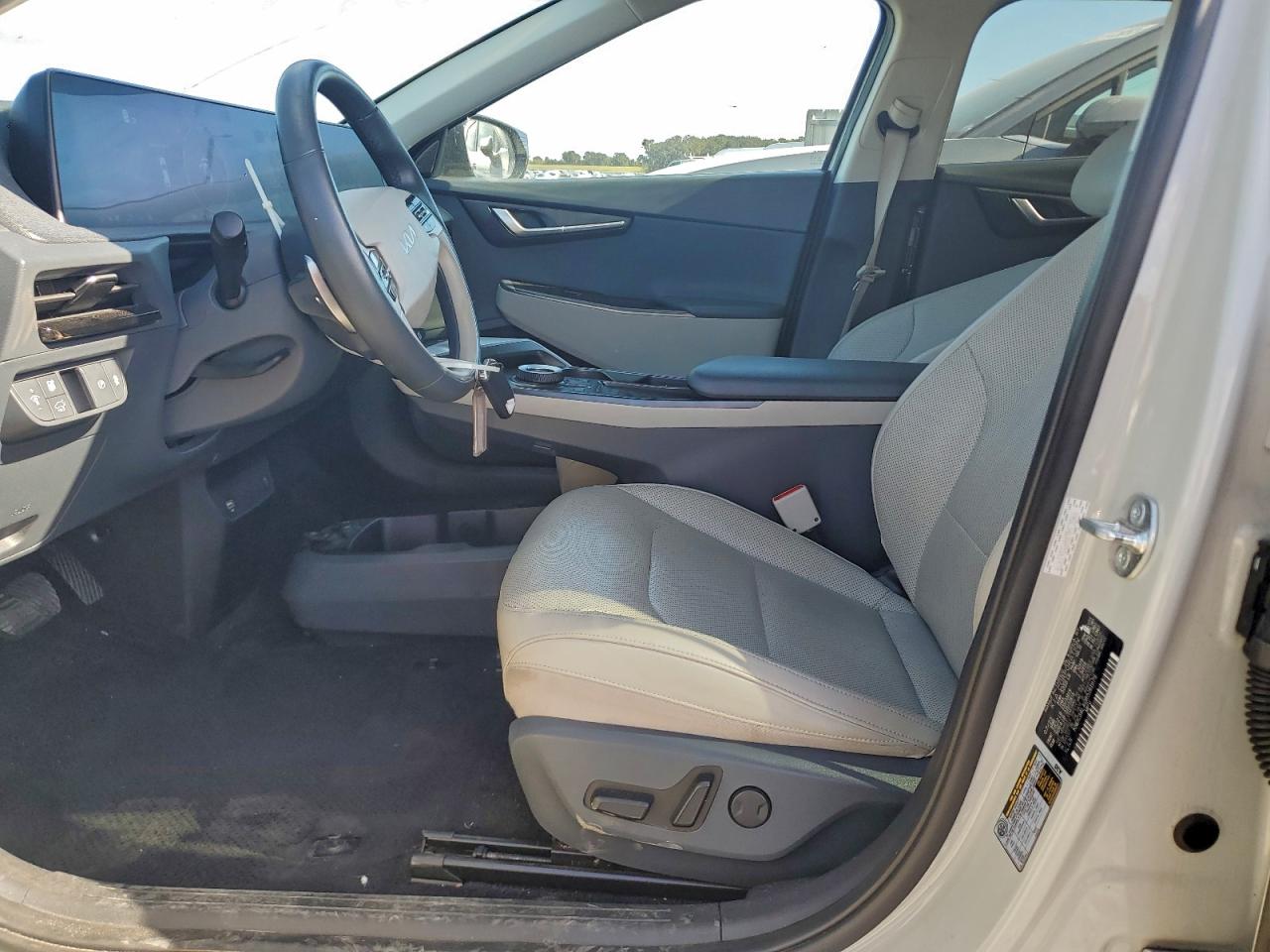 2024 KIA EV6 LIGHT photo 7