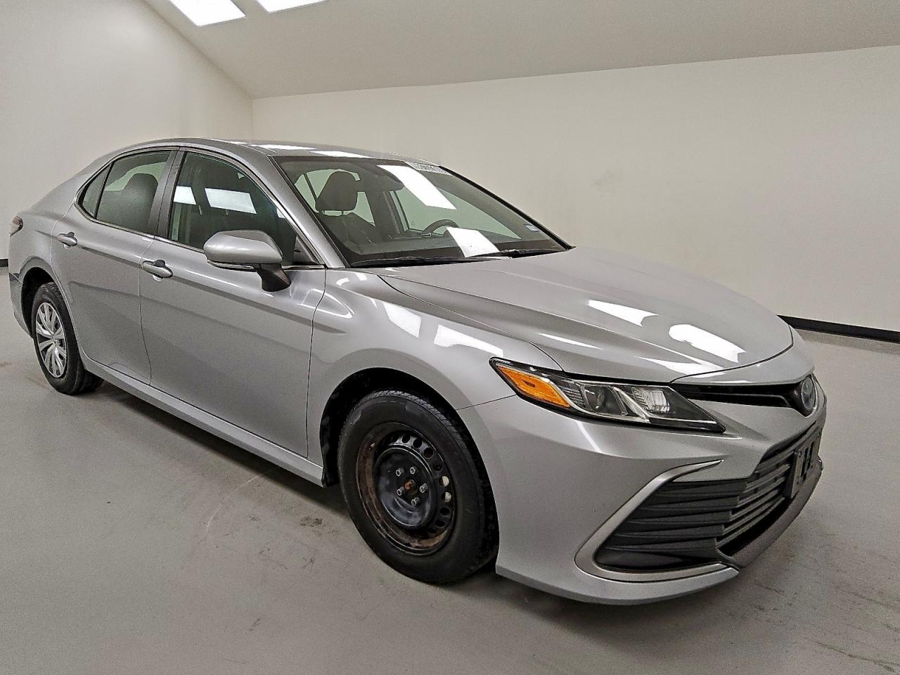 2022 TOYOTA CAMRY LE photo 4