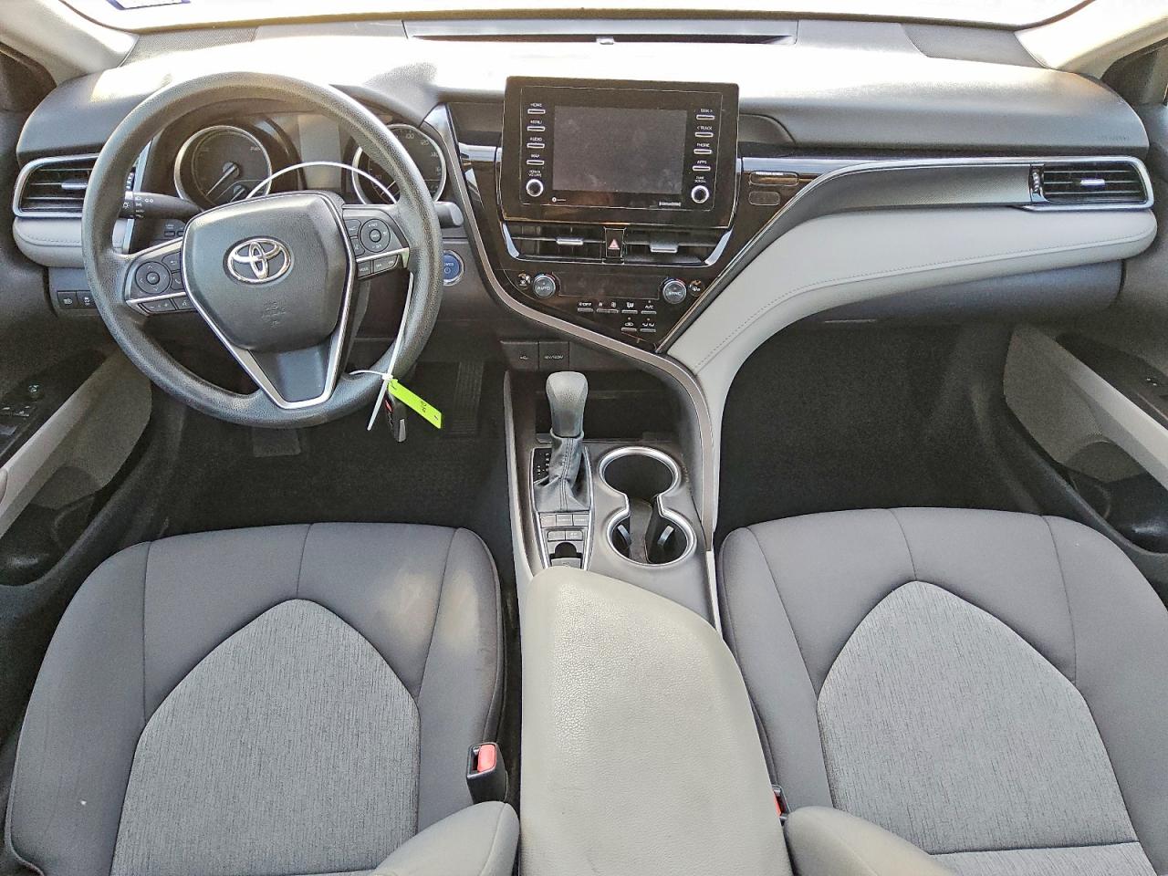 2022 TOYOTA CAMRY LE photo 8