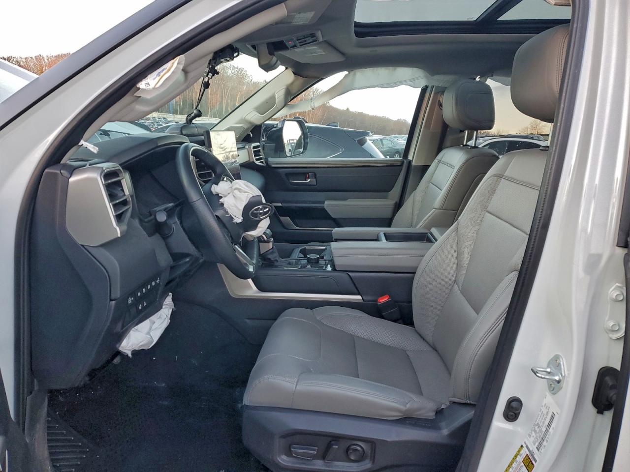 2024 TOYOTA TUNDRA LIMITED HV photo 7