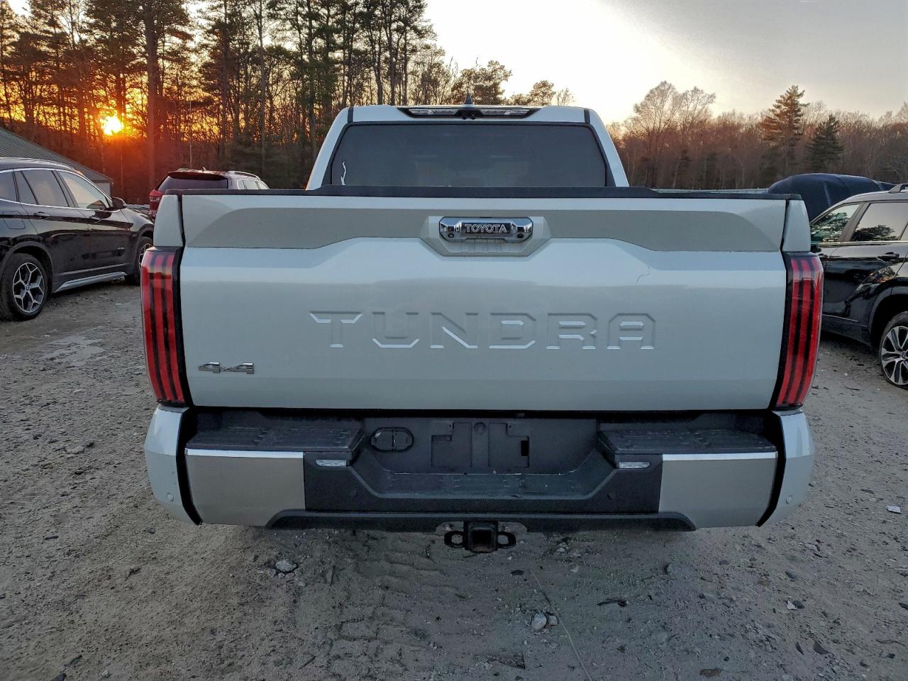2024 TOYOTA TUNDRA LIMITED HV photo 6