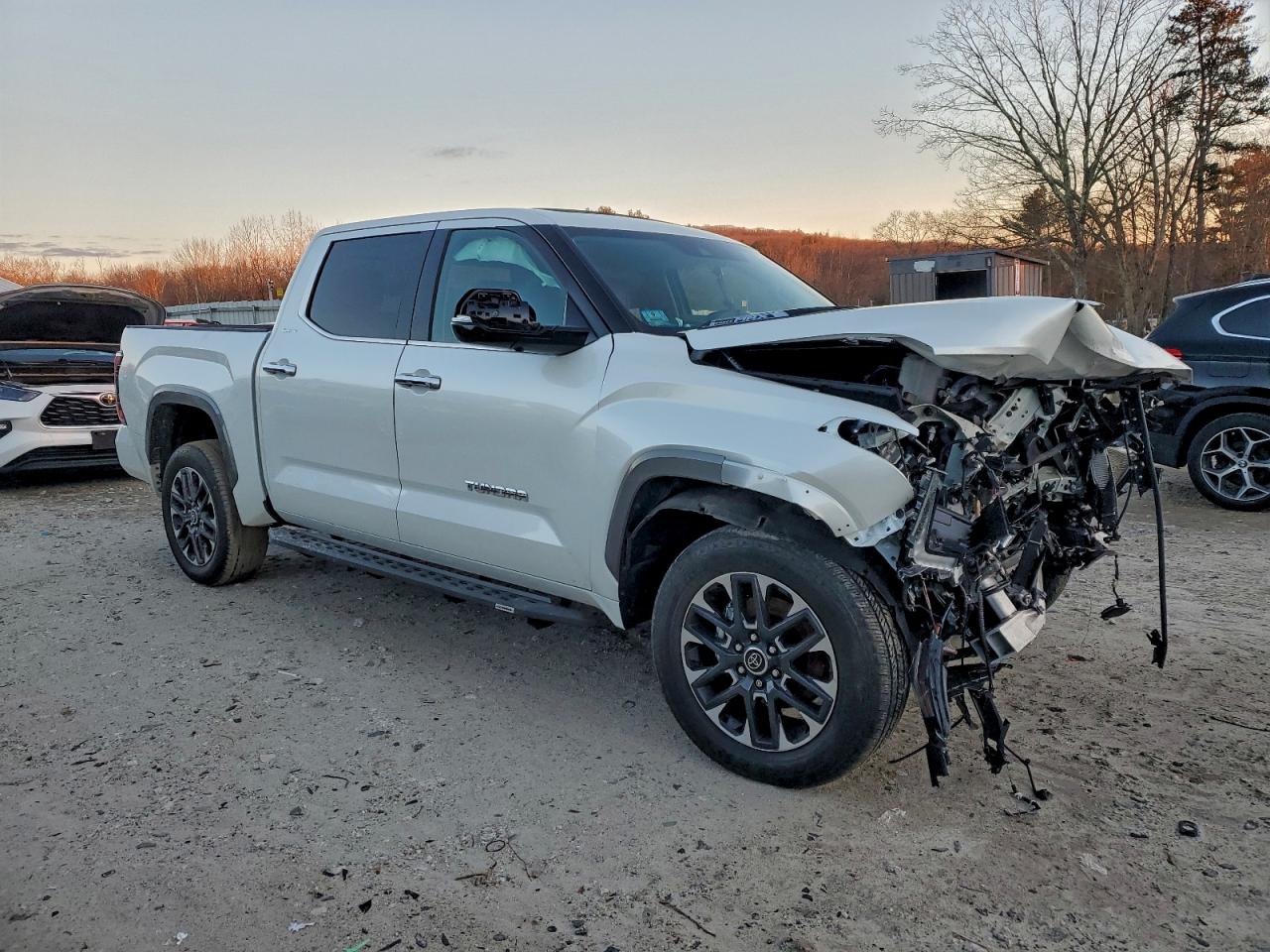 2024 TOYOTA TUNDRA LIMITED HV photo 4