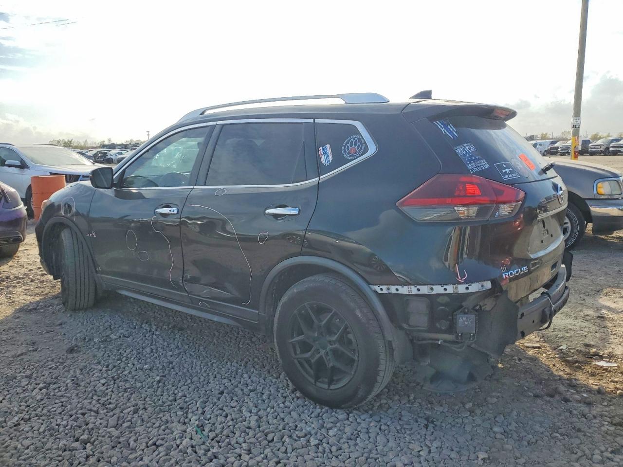 2018 NISSAN ROGUE S photo 2