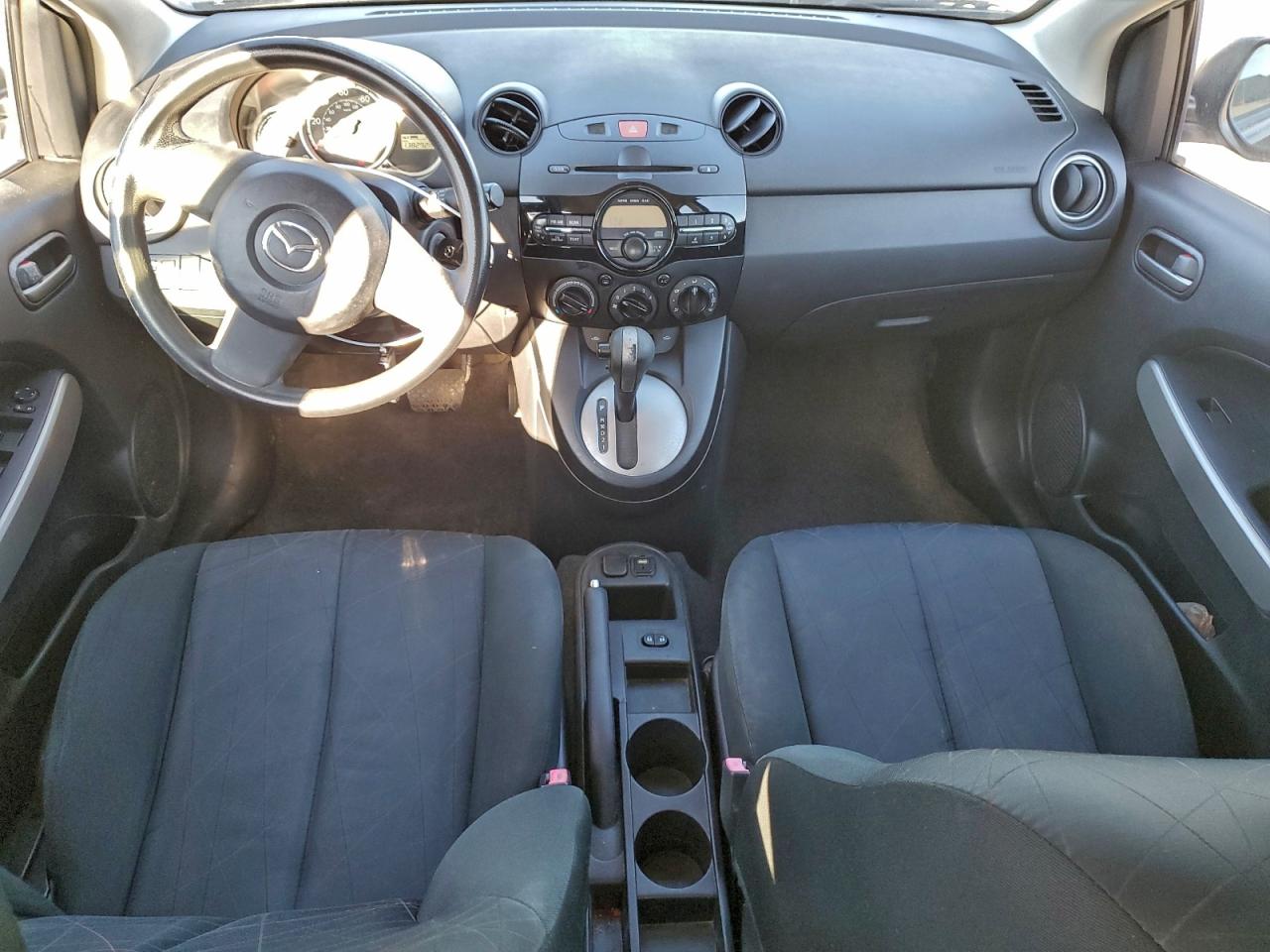 2014 MAZDA MAZDA2 SPORT photo 8