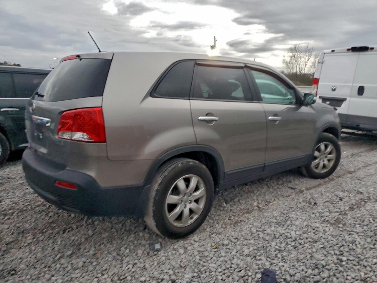 2012 KIA SORENTO BASE photo 3