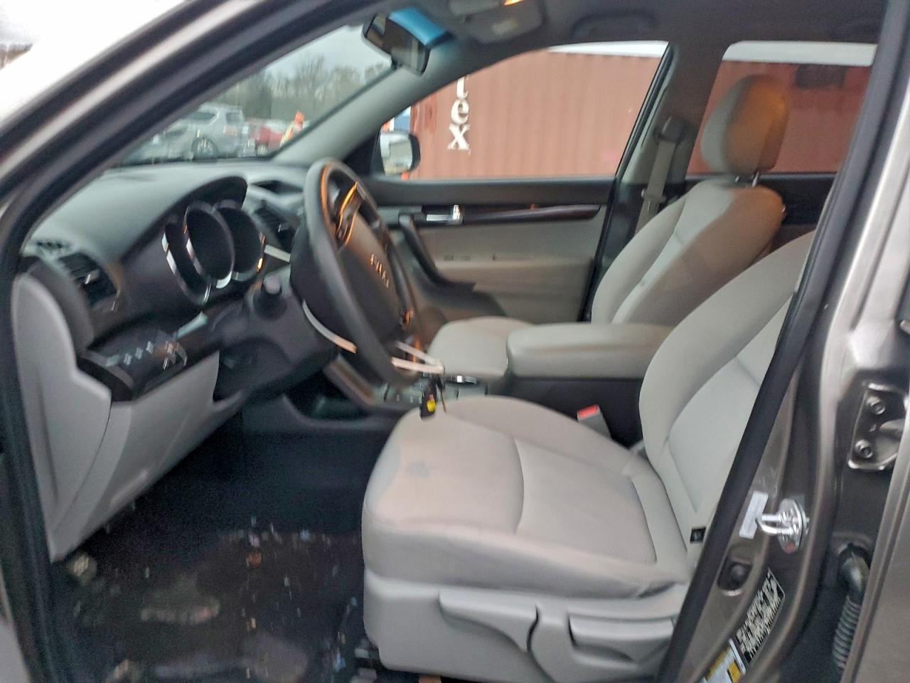 2012 KIA SORENTO BASE photo 7