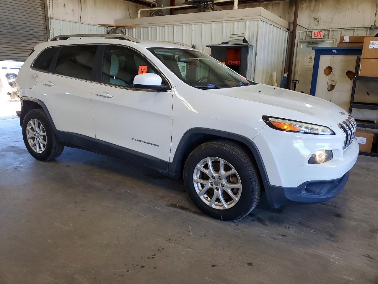 2016 JEEP CHEROKEE LATITUDE photo 4