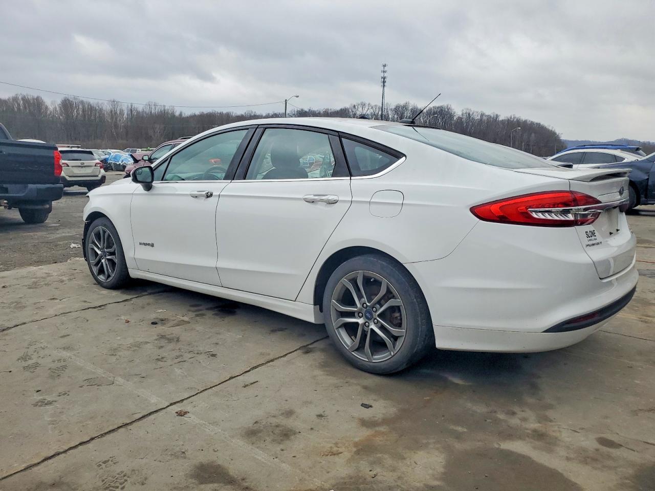 2017 FORD FUSION SE HYBRID photo 2