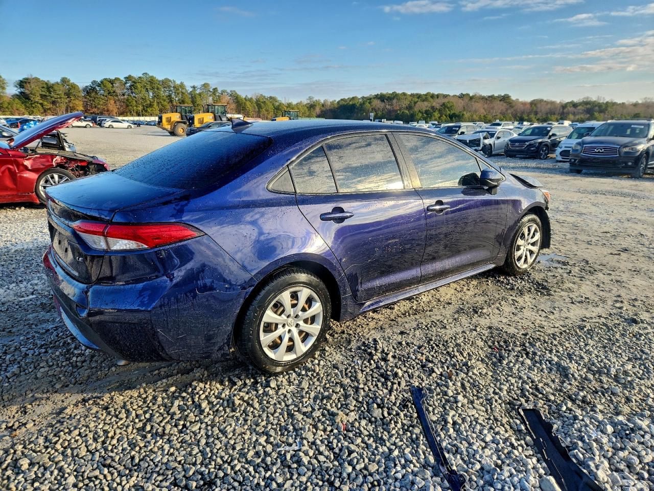 2021 TOYOTA COROLLA LE photo 3