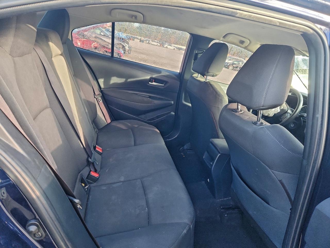 2021 TOYOTA COROLLA LE photo 10