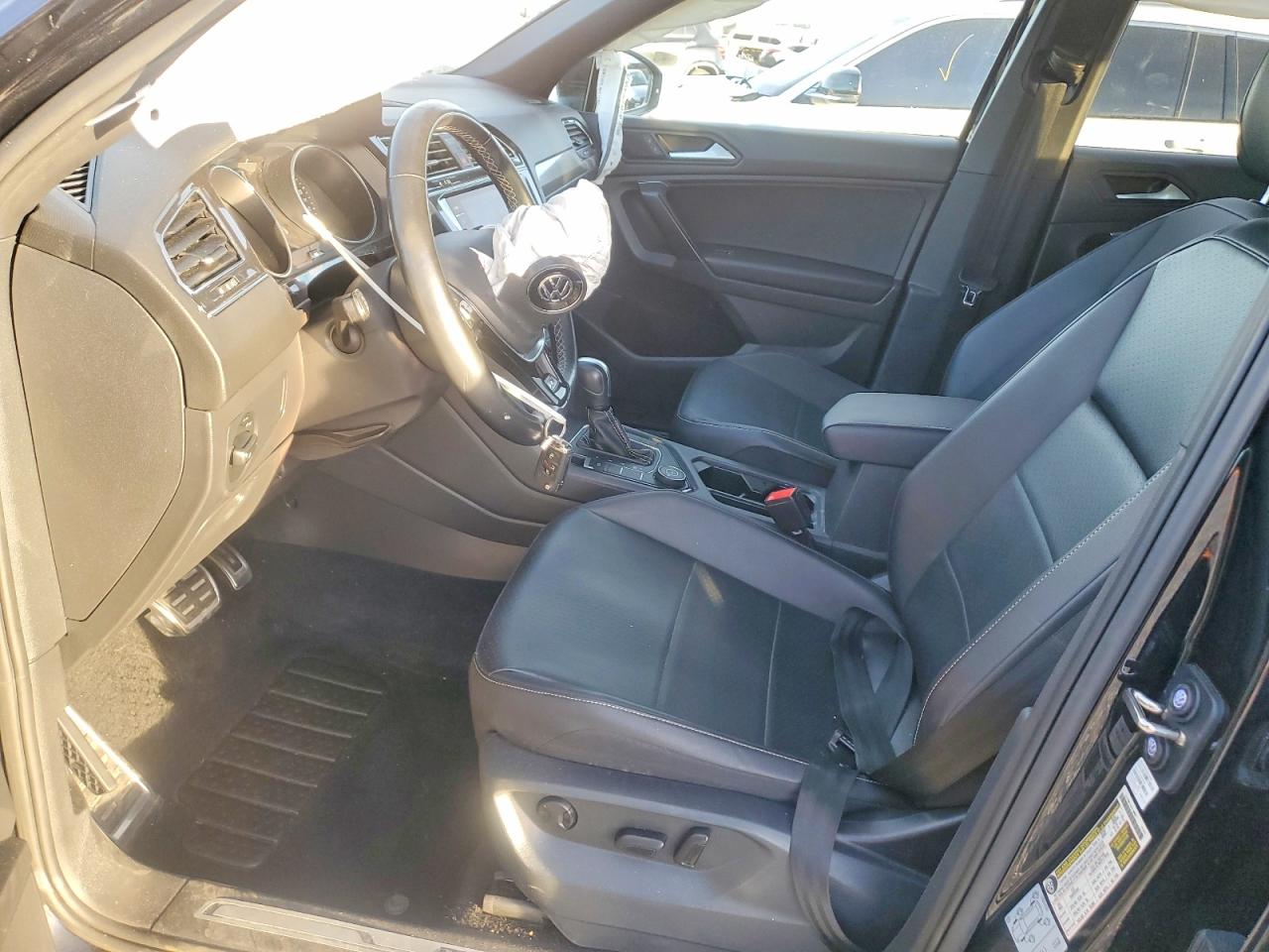 2021 VOLKSWAGEN TIGUAN SE photo 7