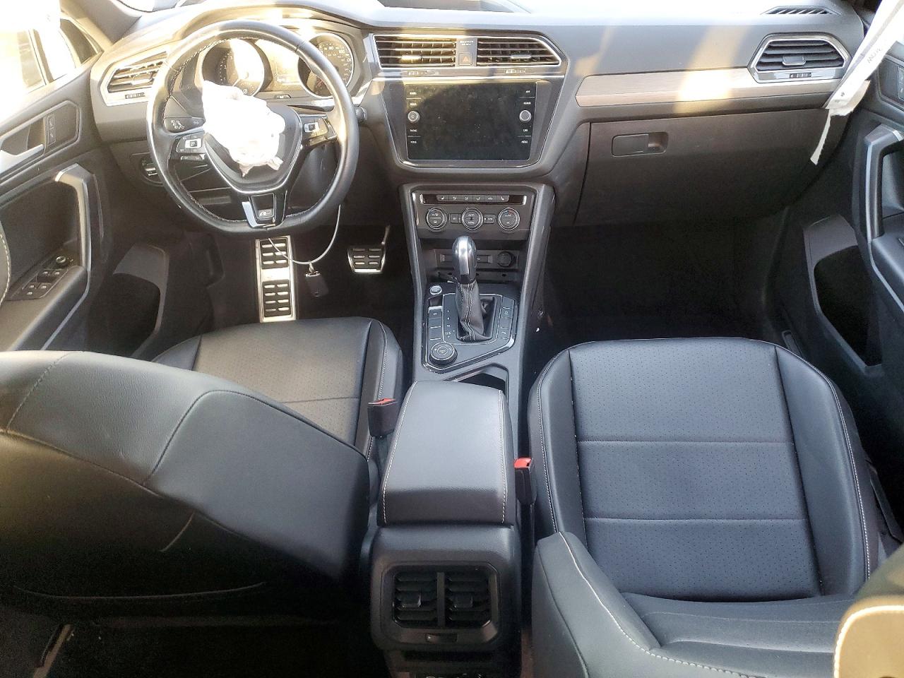 2021 VOLKSWAGEN TIGUAN SE photo 8
