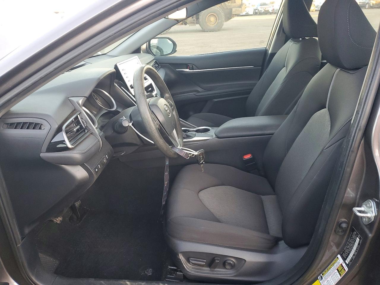 2021 TOYOTA CAMRY LE photo 7