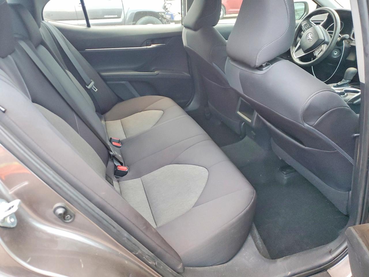 2021 TOYOTA CAMRY LE photo 10