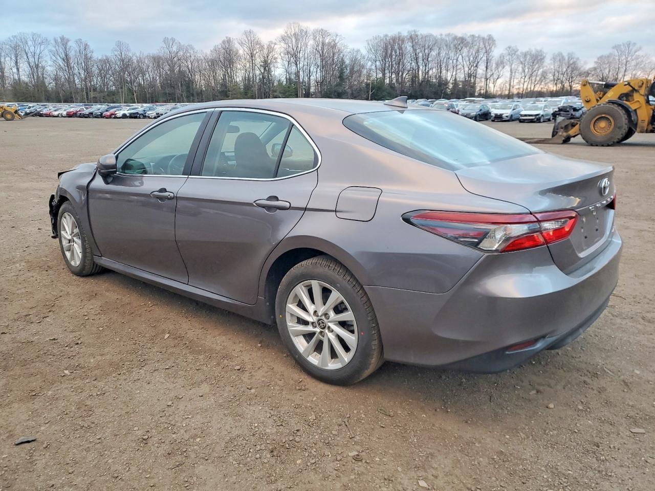 2021 TOYOTA CAMRY LE photo 2