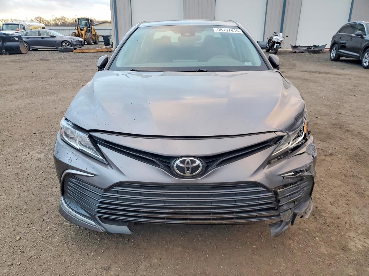 2021 TOYOTA CAMRY LE photo 5