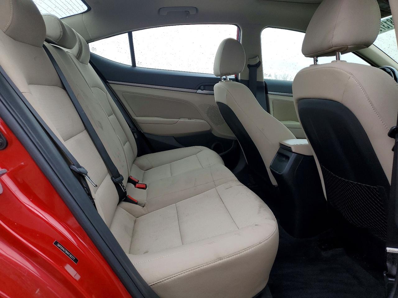 2017 HYUNDAI ELANTRA photo 10
