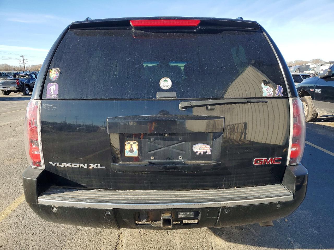 2013 GMC YUKON XL DENALI photo 6