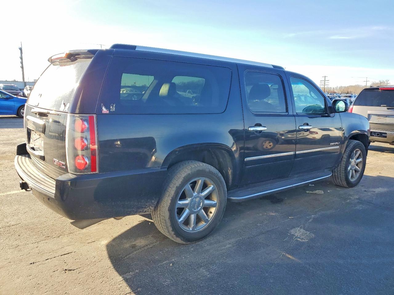 2013 GMC YUKON XL DENALI photo 3
