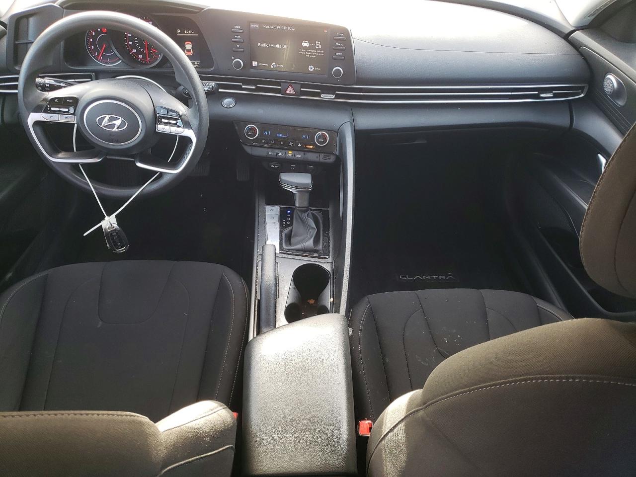 2023 HYUNDAI ELANTRA SEL photo 8