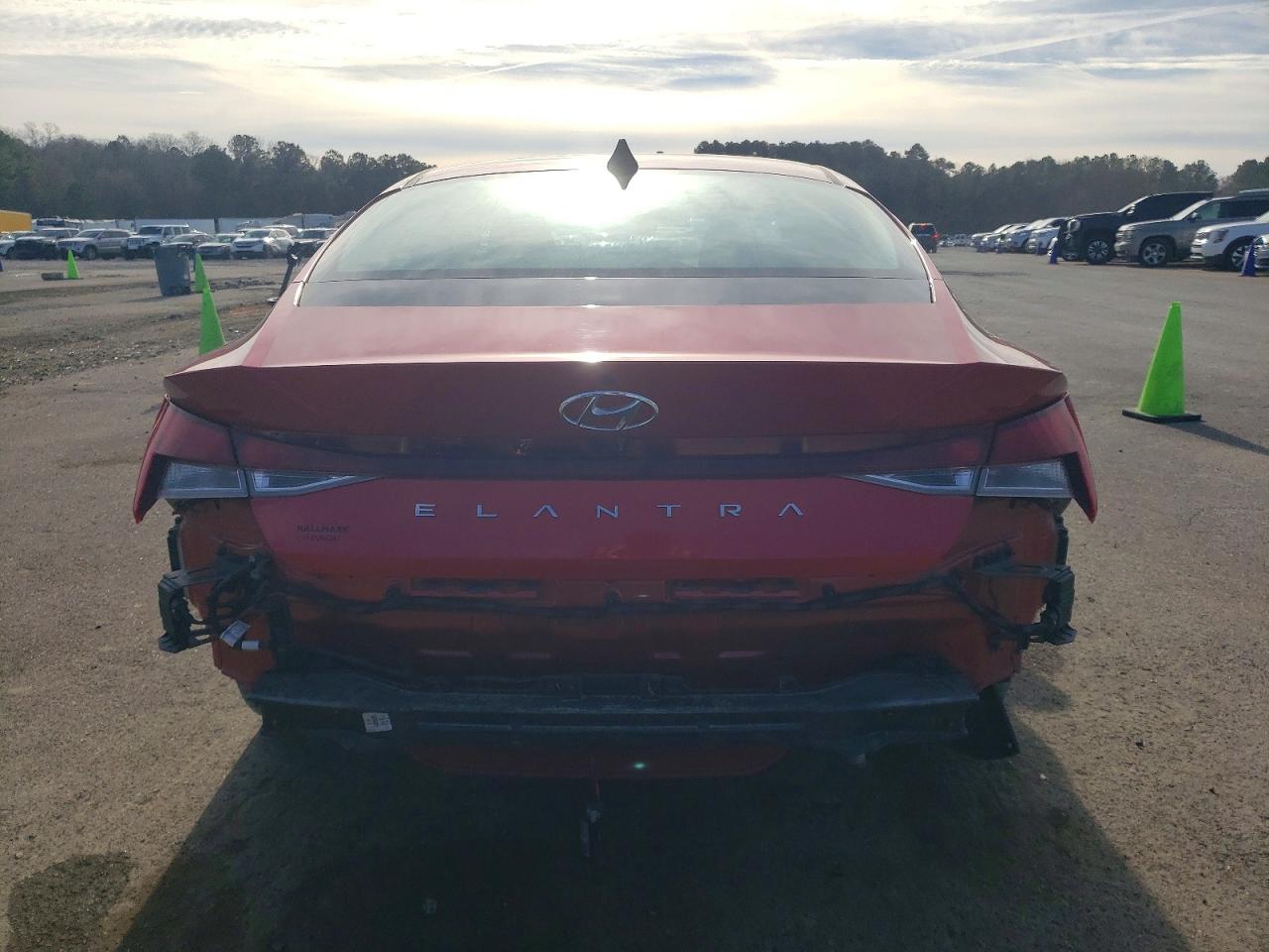2023 HYUNDAI ELANTRA SEL photo 6