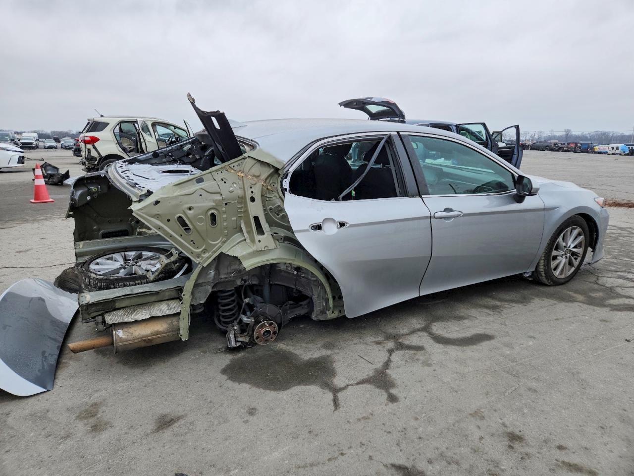2022 TOYOTA CAMRY LE photo 7