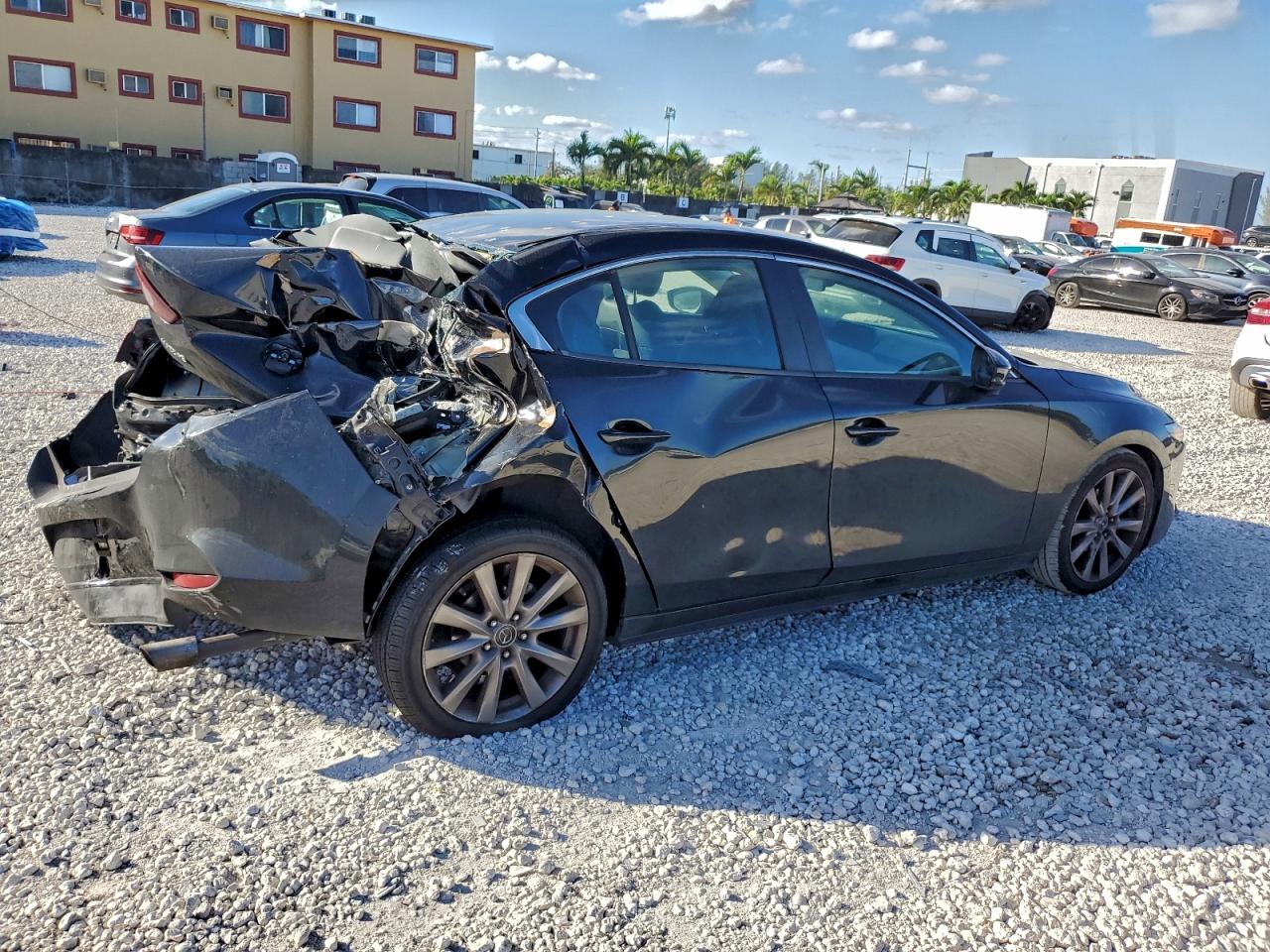 2019 MAZDA 3 SELECT photo 3